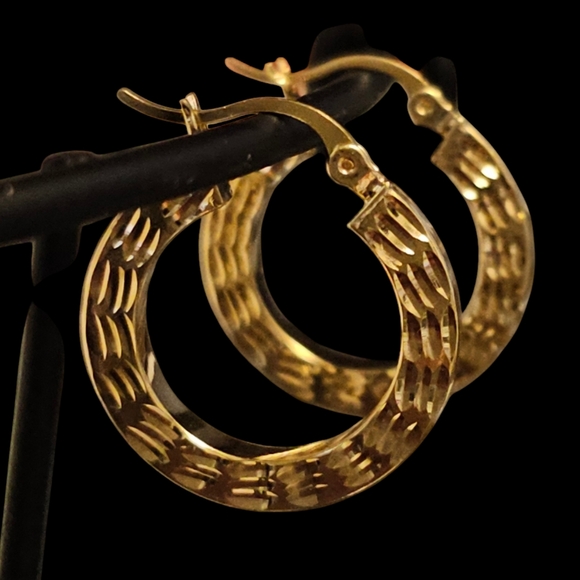 Vintage 14k gold 21mm Hoop Earrings - Picture 5 of 16